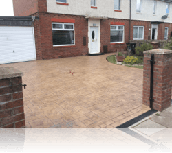 PROJECT 14 - AFTER - Ashlar Slate Driveway with Compass Feature Biscuit